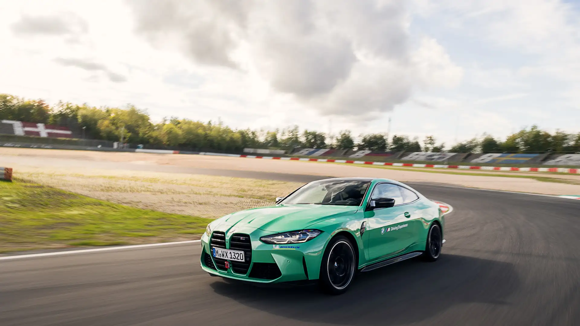 BMW M4 on BMW dream drive