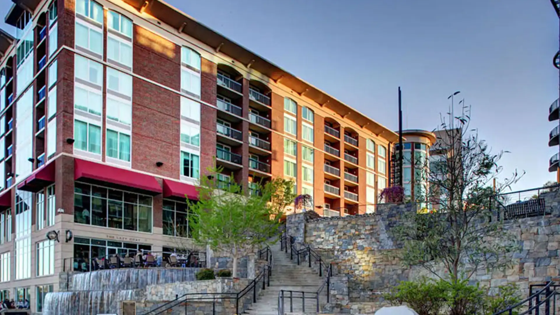 Hampton Inn Greenville Downtown Riverplace